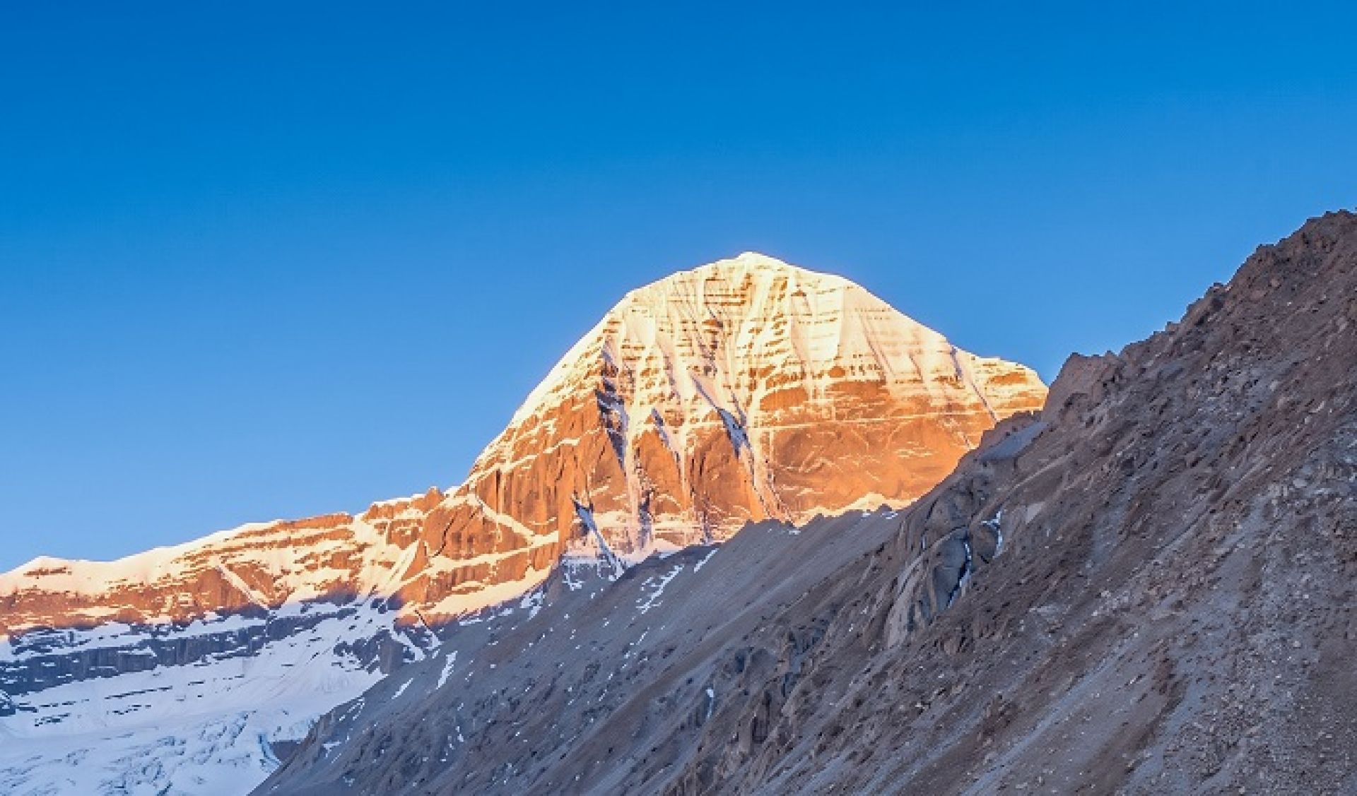 रसुवागढी नाका बन्दहुँदा कैलाश मानसरोवर यात्राको भार तातोपानी र हिल्सा तर्फ